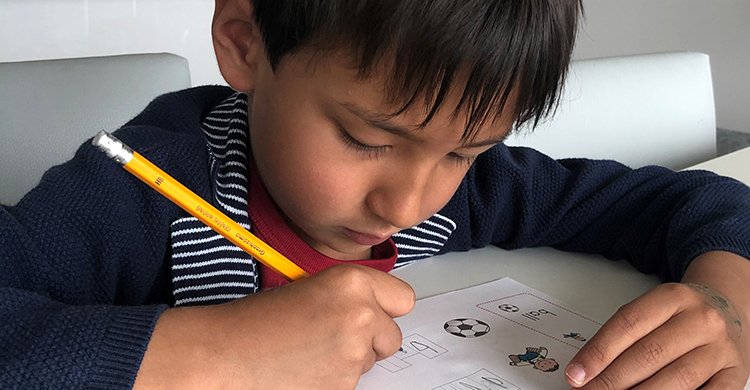 {"en-GB":{"og_description":"Уинстън е...